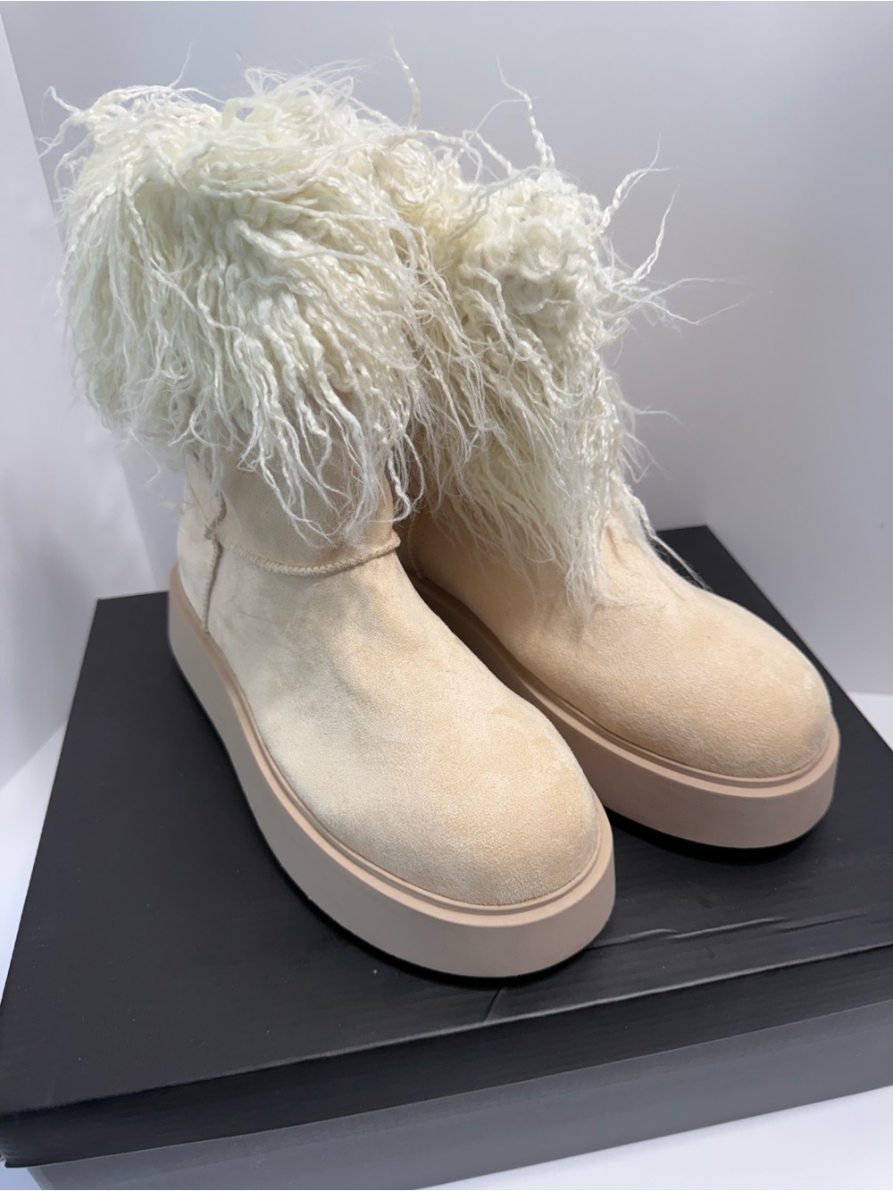 PrettyLittleThing Cream Faux Fur Platform Ankle Boots, Chic, Boho, So Cute Sz 7